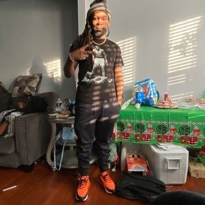 Meet your Posher, Howard